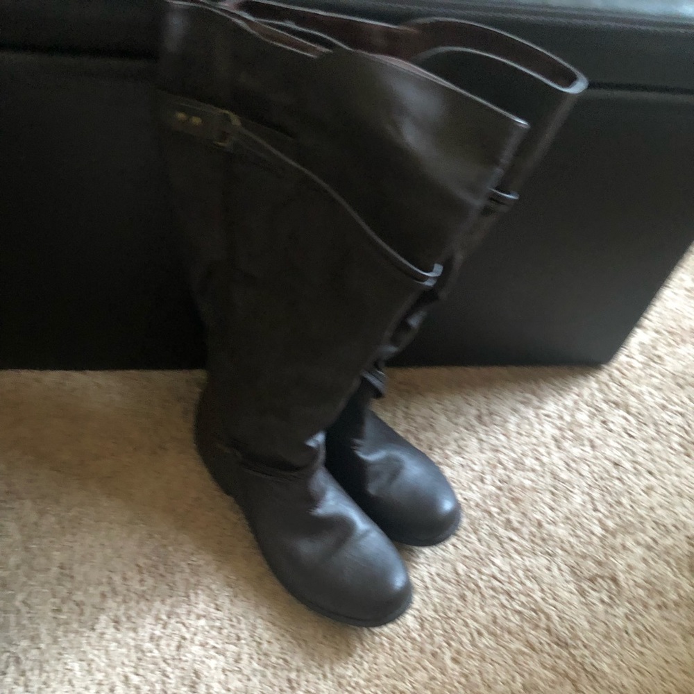 Extra wide calf size 11 chocolate brown just below the knee boot